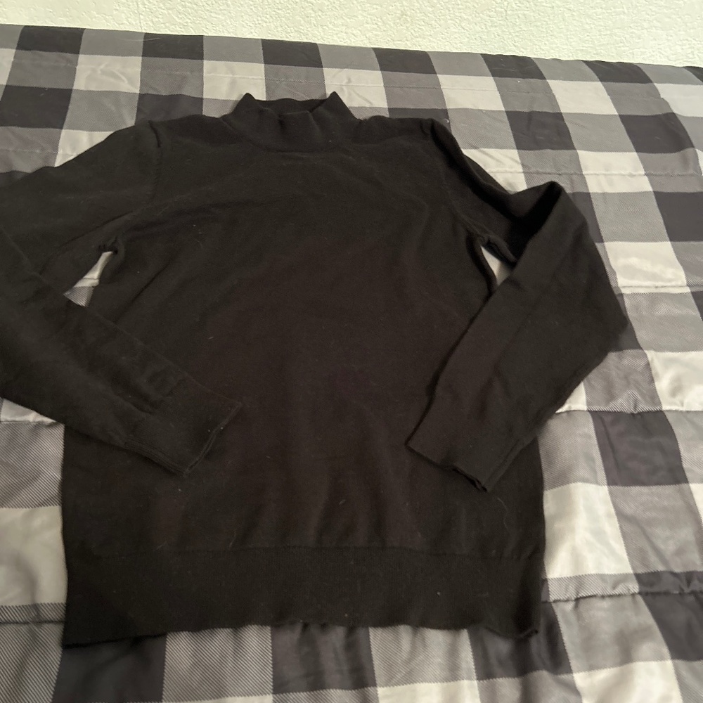 H & M black mock turtle neck in XS slim fit.